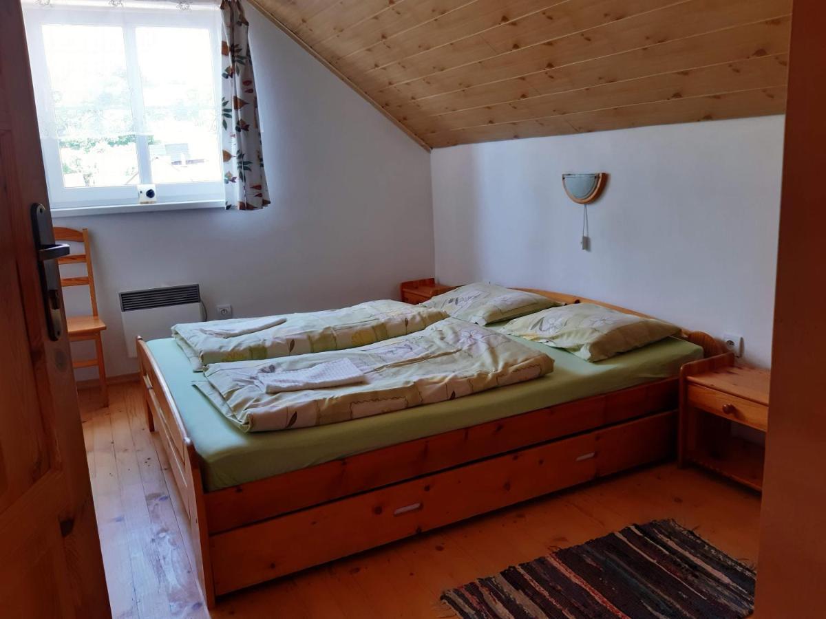 Chalupa Helena Na Poraci Exteriör bild