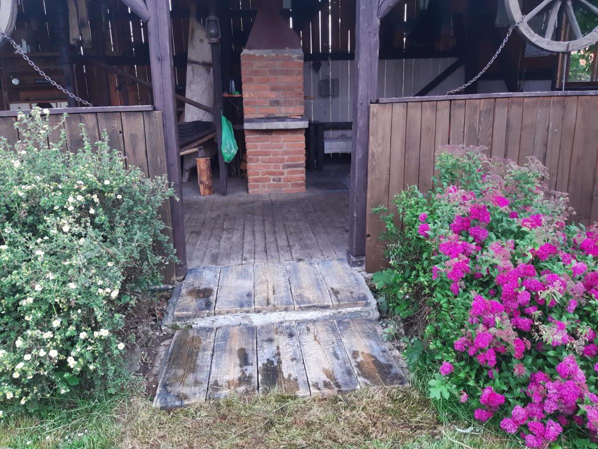 Chalupa Helena Na Poraci Exteriör bild